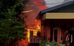 Api Ludeskan Rumah di Bone, Nenek Lumpuh Nyaris Ikut Terbakar