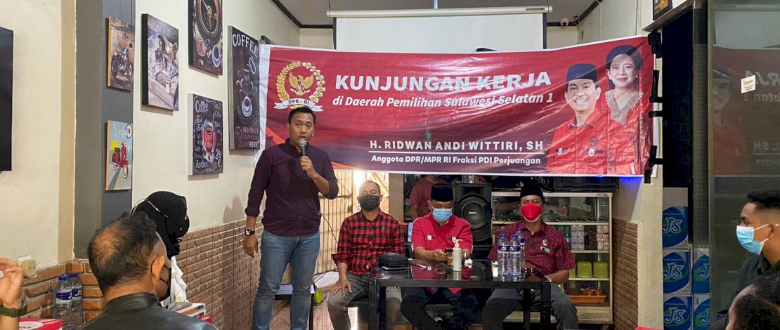 Kunjungan Kerja ke Makassar, Anggota DPR RI Andi Ridwan Wittiri Sempatkan Beri Edukasi Pencegahan Covid 19