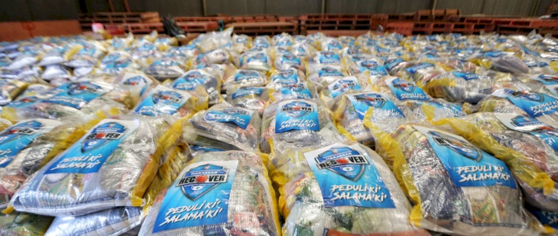 Danny Pomanto saat berkunjung ke Gudang Bulog.