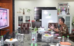 Menko Perekonomian Apresiasi Program Isolasi Apung Terpadu,Sebut Makassar Berpotensi Turun Level