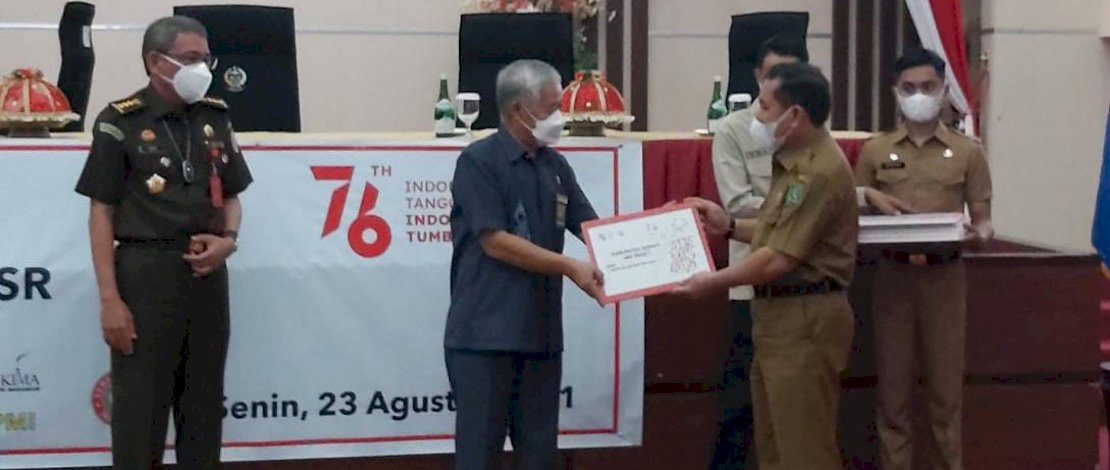 Bantuan CSR Bank Sulselbar yang disalurkan untuk warga terdampak Covid-19 di Sulsel. 