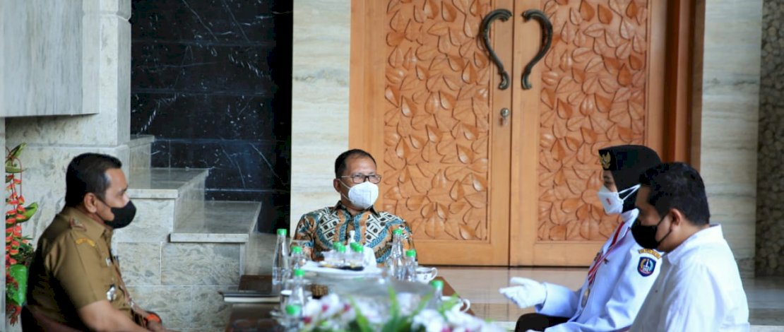 Moh Ramdhan Pomanto saat menyambut Ginaya Desembria, paskibraka nasional.