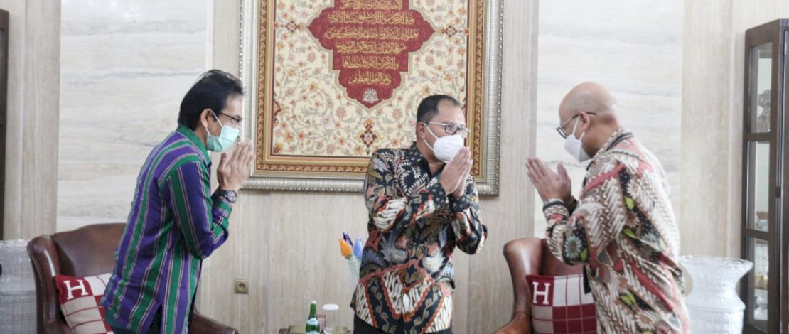 Iwan Setiawan pamit kepada Wali Kota Makassar Danny Pomanto, karena jabatannya sebagai Kepala BI Makassar berakhir.