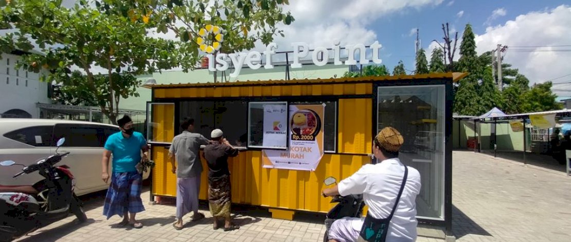 Program Nasi Kotak Murah yang dilaksanakan Indonesia Islamic Youth Economic Forum (ISYEF) Sulsel, bekerjasama dengan BSI Muda dan HMI Cabang Makassar Timur, di Masjid Nurul Muttaqien, Minasa Upa, Makassar, diminati warga. Program ini untuk membantu masjid dan UMKM.