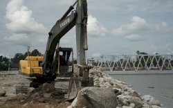 Ditolak Warga Kampung Lombok Lutra, Tanggul Bakal Dipindah ke Laba