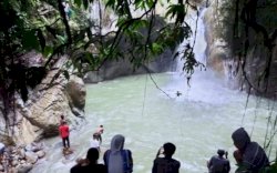 Seorang Remaja Hilang Saat Loncat Dari Permandian Air Terjun Bantimurung Luwu Utara
