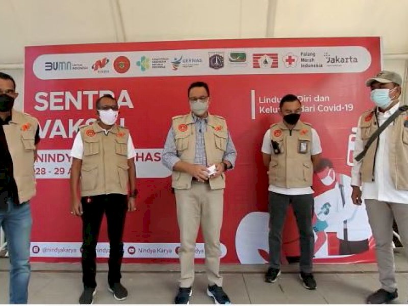 Kunjungi Vaksinasi Covid-19 IKA Unhas, Anies Baswedan: Terima Kasih