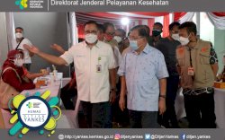 Momen Kebersamaan Prof Kadir, JK dan SYL di Acara Vaksinasi Covid-19 IKA Unhas