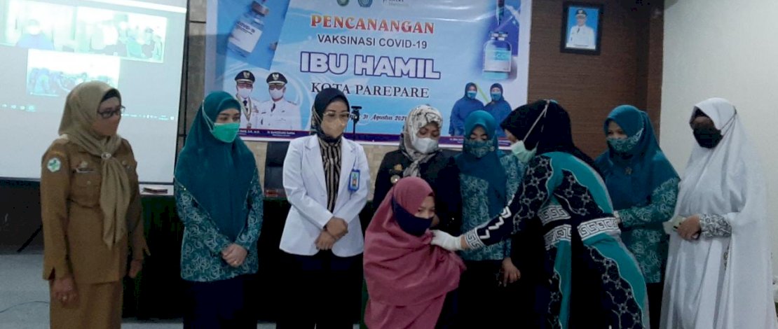 Pencanangan vaksinasi ibu hamil di RSUD Andi Makkasau Parepare. Pencanangan vaksinasi ibu hamil di RSUD Andi Makkasau Parepare.