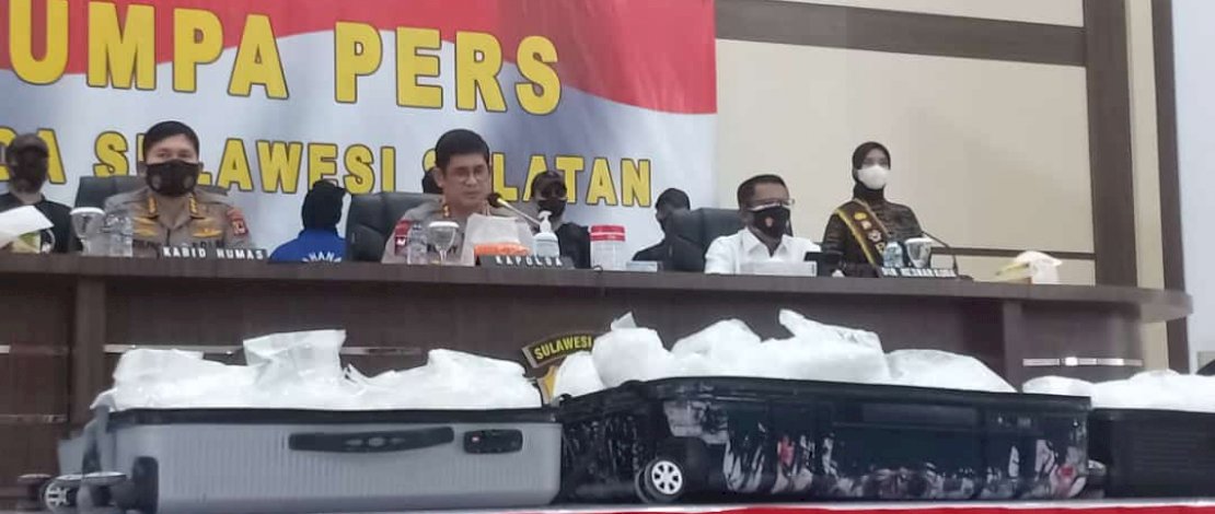 Barang bukti narkotika jenis sabu-sabu dan ekstasi di Mapolda Sulsel.