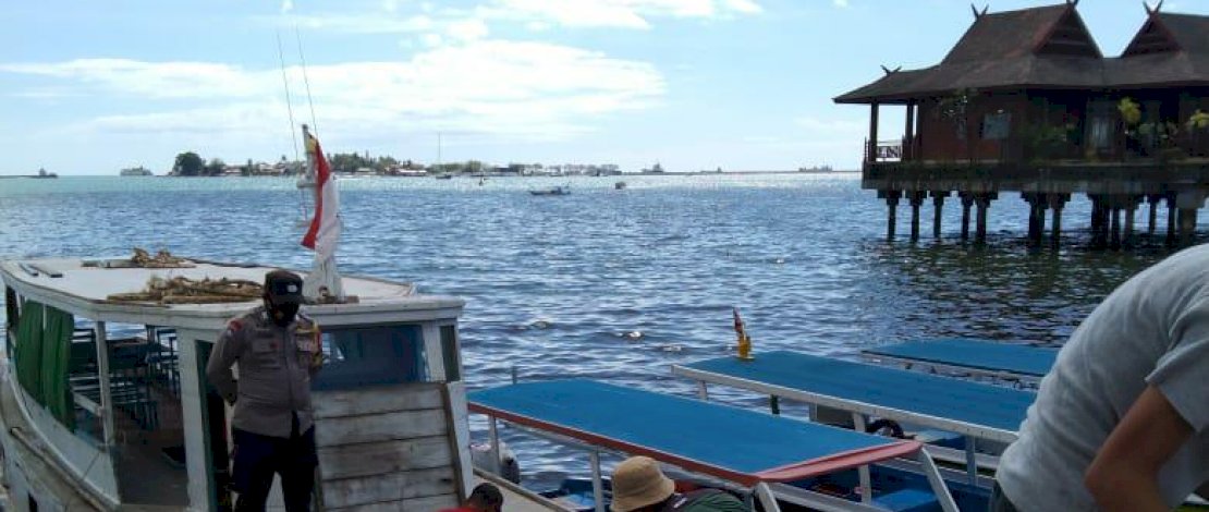 Pendistribusian paket bansos ke wilayah kepulauan di Makassar