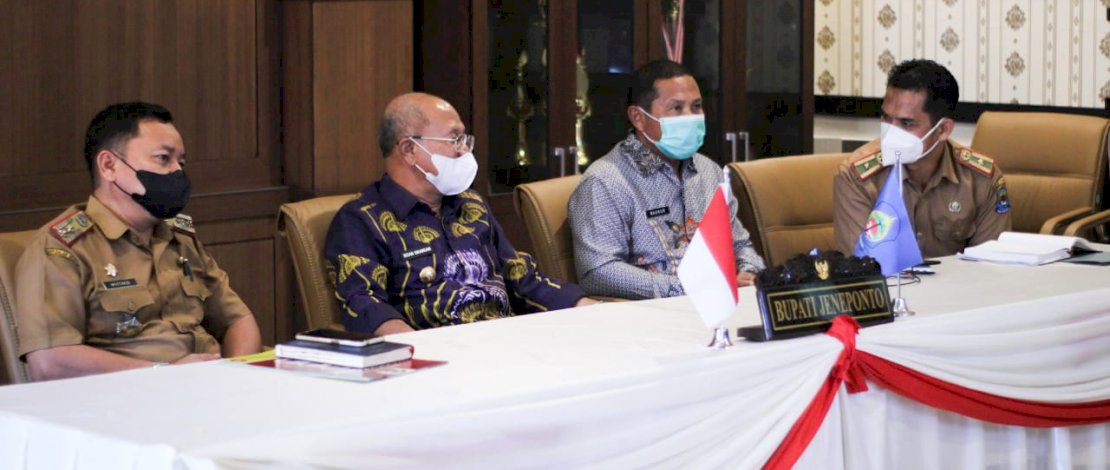 Bupati Jeneponto Iksan Iskandar mengikuti acara yang bertajuk sinergi Penguatan Tata Kelola Pemerintah Daerah melalui Monitoring Centre for Prevention (MCP), Selasa, (31/8/2021).