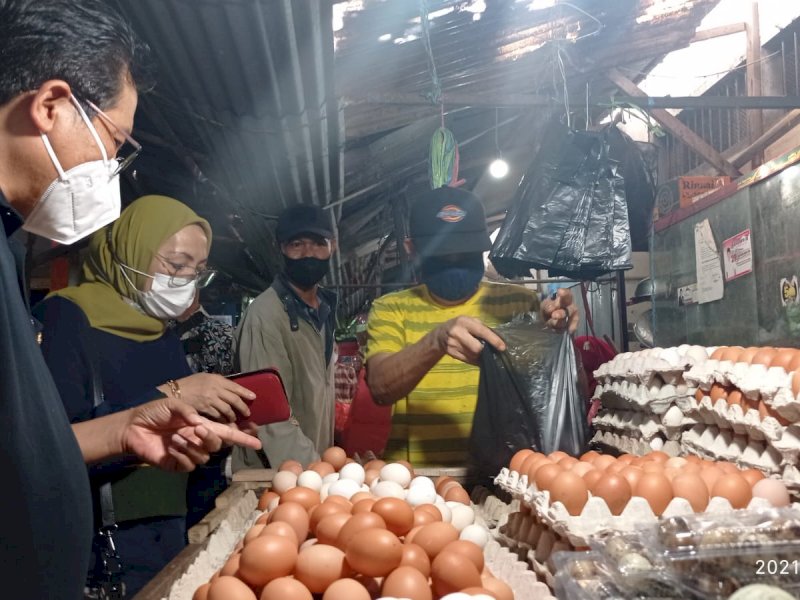 Kunjungi Pasar Maricaya, Jubir Presiden Puji Inovasi Transaksi Digital Baruga Pasar