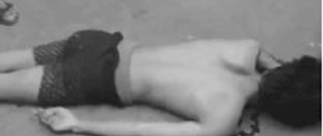 Detik-detik seorang pria terjun dari tower.