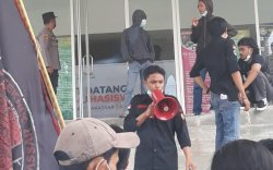 Kabesma FT UIM Demo Minta Fasilitas Memadai, WR 3 dan Dekan Janjikan Dialog Akademik