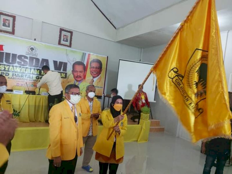 Sebelumnya Suami Ketua, Kini Indah Resmi Pimpin Golkar Luwu Utara