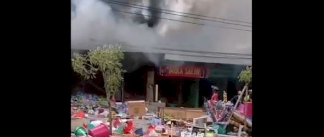 Kebakaran kios di Jalan Pajjaiang, Sudiang, Makassar.