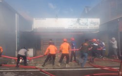 Dari Korsleting Listrik ke Tabung Gas, Api Hanguskan Warung Makan di Parepare