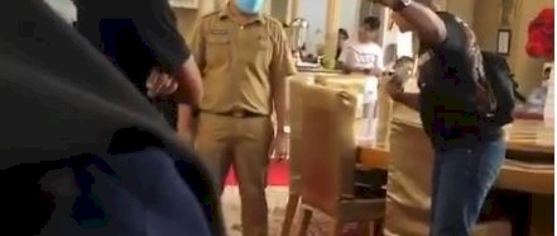 Suasana ketegangan di rujab Gubernur Sulsel.