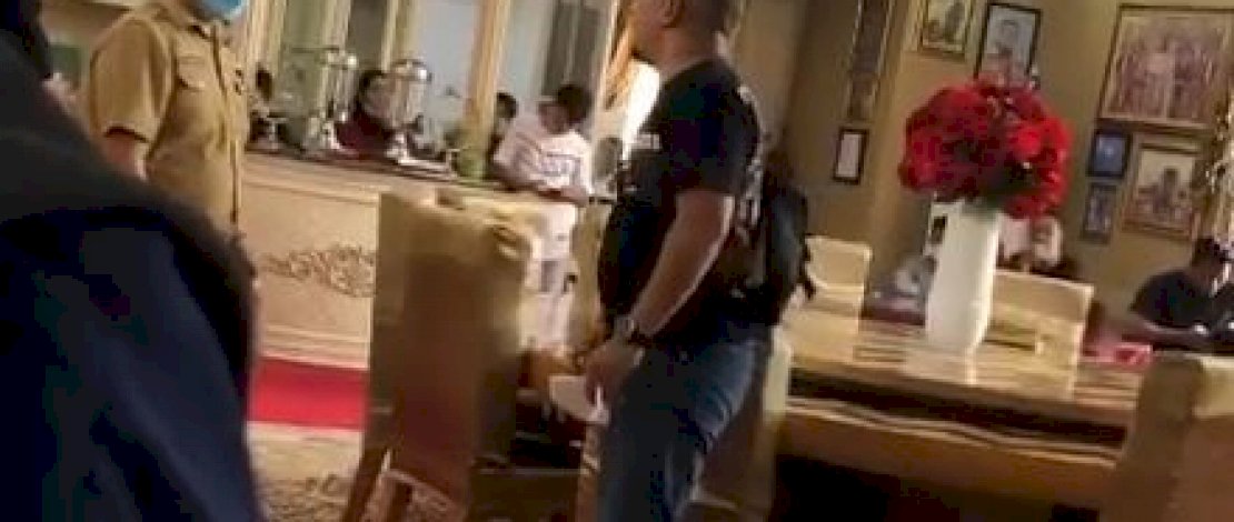 Suasana ketegangan di rujab Gubernur Sulsel.