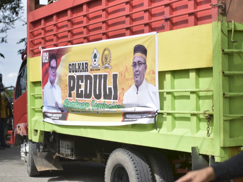 Anggota DPR RI Muhammad Fauzi Salurkan 1.000 Paket Sembako Korban Banjir Lutra