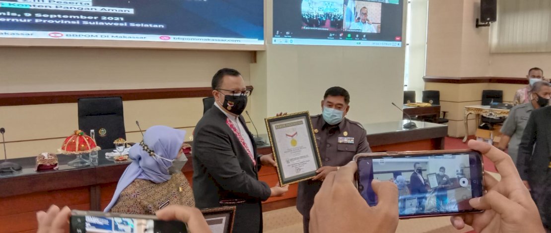 Balai Besar Pengawas Obat dan Makassar di Makassar dan Motivasi Indonesia (MI) menggelar kegiatan Gebyar Komunikasi Informasi dan Edukasi (KIE) Inovatif dan Ajang Kreativitas Video Konten Pangan Aman Tingkat SMP Se-Provinsi Sulawesi Selatan di ruang rapat pimpinan Kantor Gubernur Sulawesi Selatan, Jalan Urip Sumoharjo, Kota Makassar, Sulawesi Selatan, Kamis (9/9/2021). 