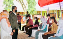 Jokowi Tinjau Vaksinasi Covid-19 di Kabupaten Wajo