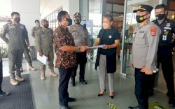 Kunjungi Pusat Perbelanjaan, Camat Tamalanrea Sosialisasi Aplikasi Peduli Lindungi