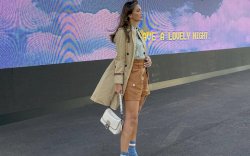  Luna Maya Tampil Memukau di Panggung Coach New YorK Fashion Week 2022