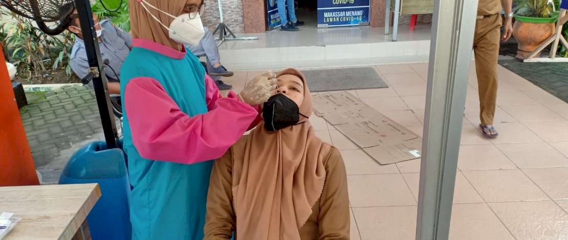 Suasana swab massal di Kecamatan Panakkukang.