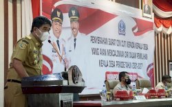 Bupati Bone Serahkan Izin Cuti 124 Calon Kades Petahana