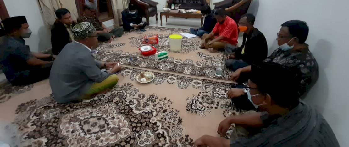 Suasana pertemuan Lapekom di kediaman Prof Amaluddin.