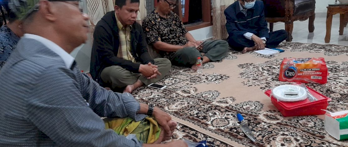 Suasana pertemuan Lapekom di kediaman Prof Amaluddin.