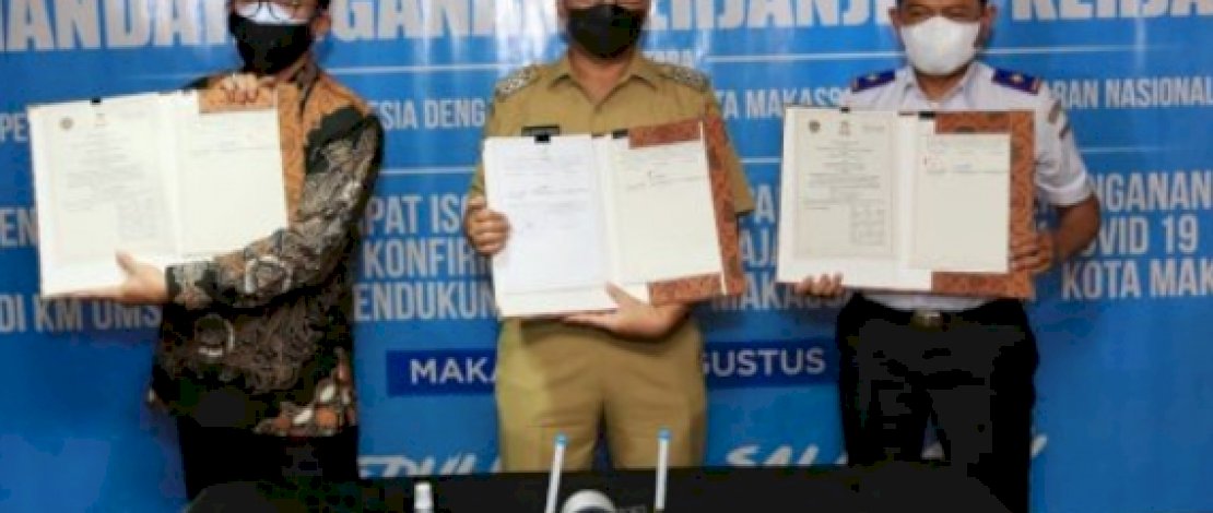 Pemkot Makassar- PT Pelni Persero Tanda Tangani Kerja Sama Isolai Apung KM Umsini