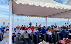 Camat Tamalanrea Hadiri Penyerahan Bantuan Alat Keselamatan Nelayan