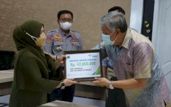 Bupati Pinrang Serahkan Santunan Kematian Kepada Ahli Waris Tenaga Non ASN