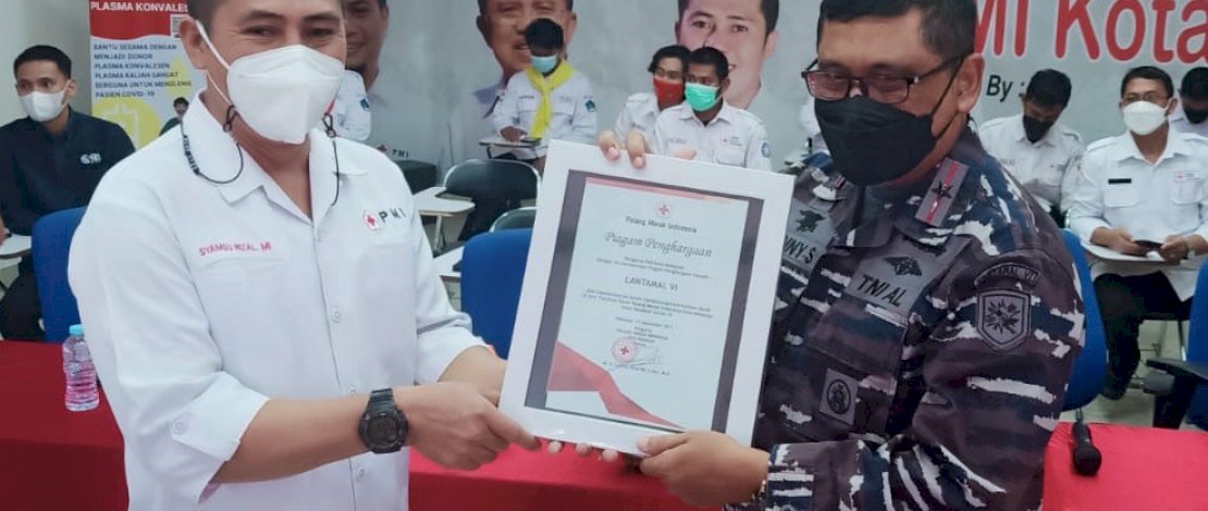 Dukung Ketersediaan Darah di Masa Pandemi Covid-19, Danlantamal VI Raih Penghargaan PMI Kota Makassar Dukung Ketersediaan Darah di Masa Pandemi Covid-19, Danlantamal VI Raih Penghargaan PMI Kota Makassar