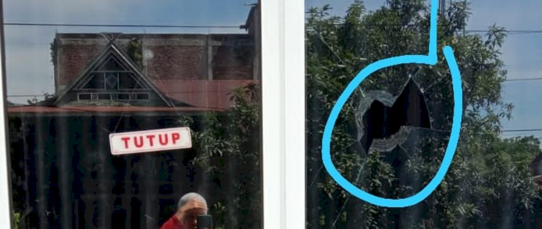 Konter yang dirusak orang tak dikenal.