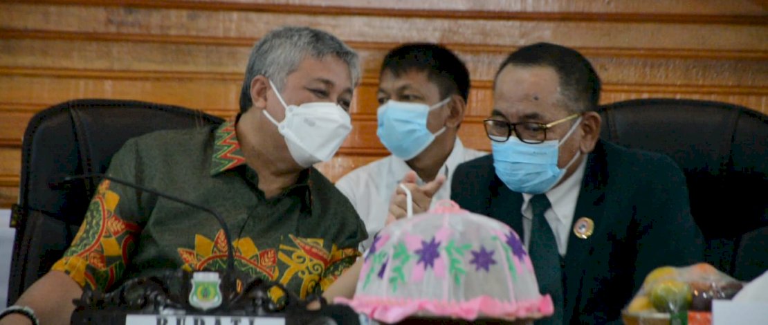 Disaksikan Bupati Pinrang, Ketua IDI Sulsel Ikhsan Mustari Lantik Pengurus IDI Cabang Pinrang periode 2021-2024