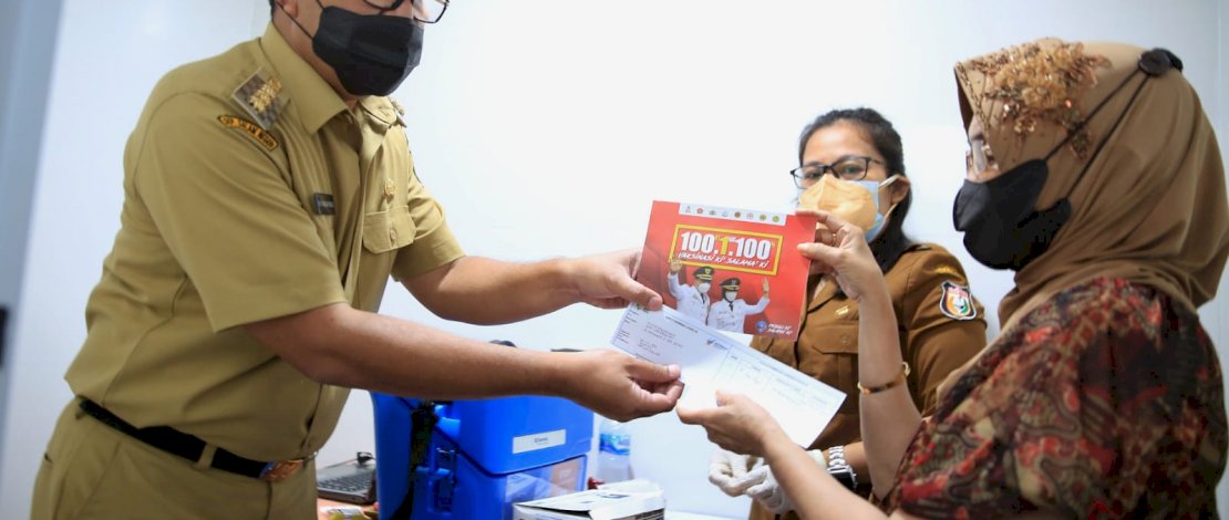 Wali Kota Makassar, Moh Ramdhan Pomanto mengampanyekan vaksinasi sapu jagad.