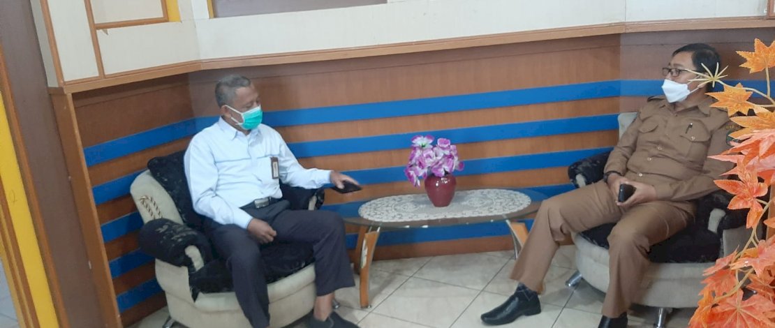 Wakil Bupati Lutra menemui managemen PLN Masamba, Selasa (22/9/2021).