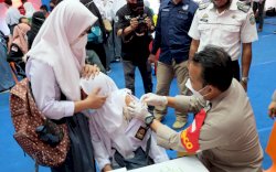 Siswa di Kota Parepare di Suntik Vaksin Covid-19