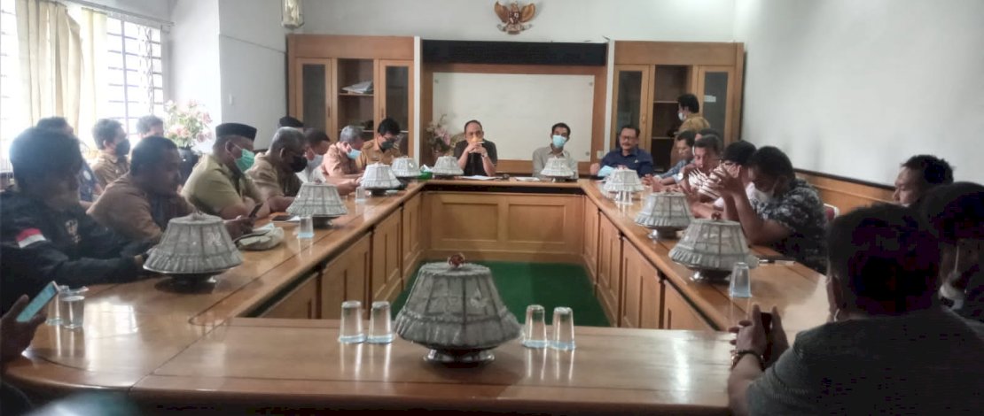 Suasana rapat soal produksi gabah petani Pinrang.