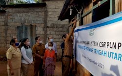 Lewat Program TJSL, PT PLN Terangi NTT Hingga ke Pelosok 