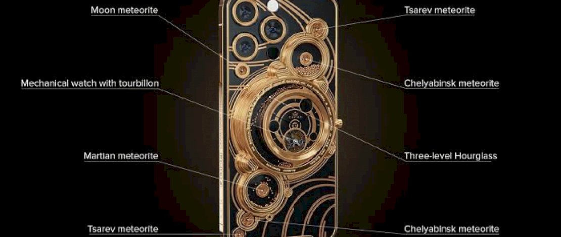 Penampakan iPhone 13 berlapis emas yang ditawarkan oleh Caviar.