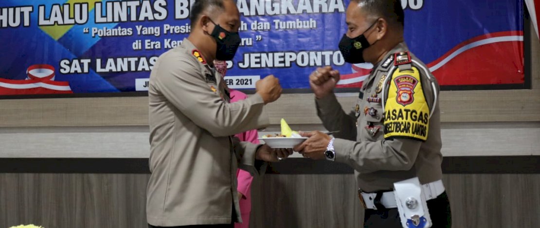 Suasana perayaan HUT ke-66 Lalulintas Bhayarangkara di Mapolres Jeneponto.