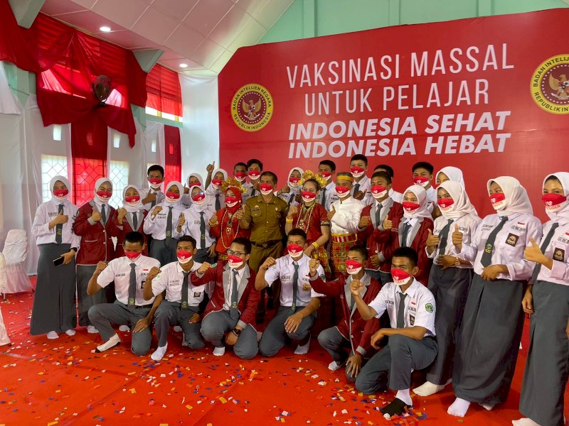 Gelar Vaksinasi, BIN dan Pemda Sasar Siswa dan Masyarakat Umum di Pinrang