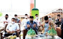 Danny Letakkan Batu Pertama Dimulainya Pembangunan Shelter Masjid Al Muttaqin