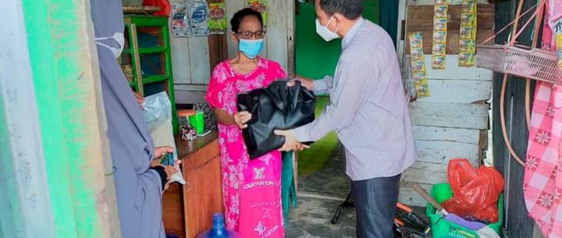 Tiap Jumat, ASN Luwu Timur Rutin Bagi Sembako ke Warga Kurang Mampu 