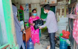 Tiap Jumat, ASN Luwu Timur Rutin Bagi Sembako ke Warga Kurang Mampu 